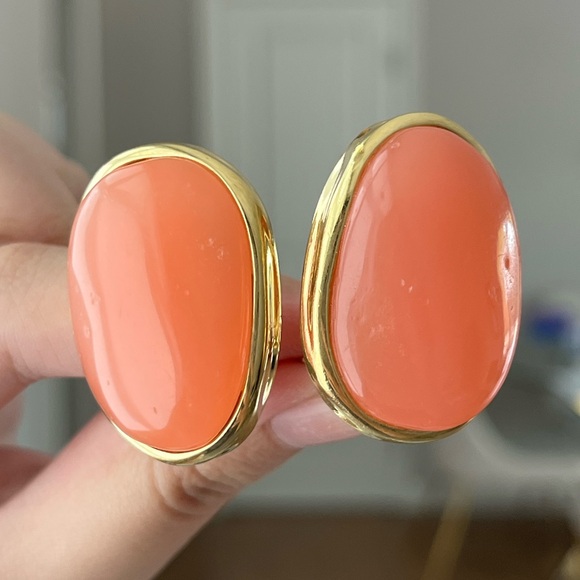 Vintage Givenchy Coral Salmon Orange Pink Oval Resin Cabochon Gold Clip Earrings - Picture 1 of 10